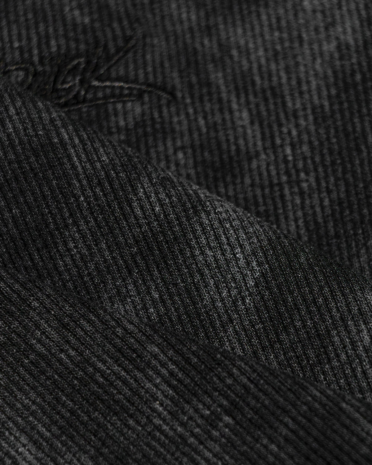 DUSK Body Fit Tank Top — Black