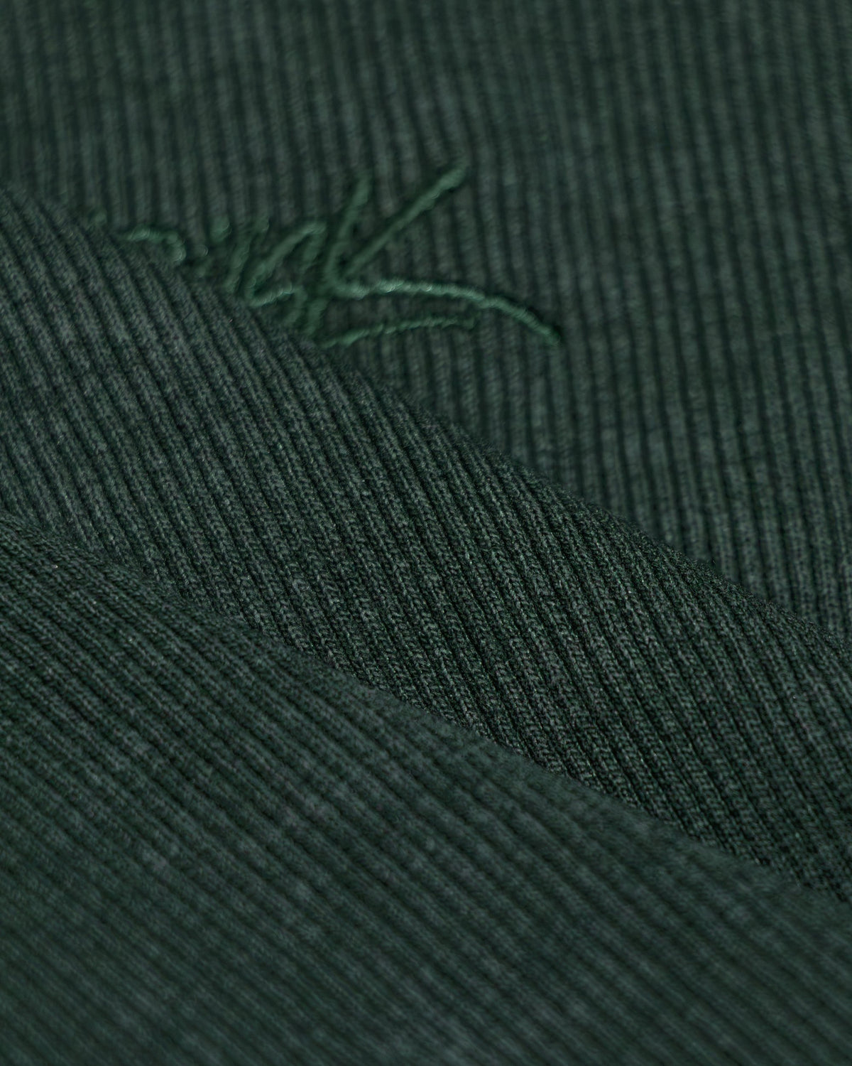 DUSK Body Fit Tank Top — Green
